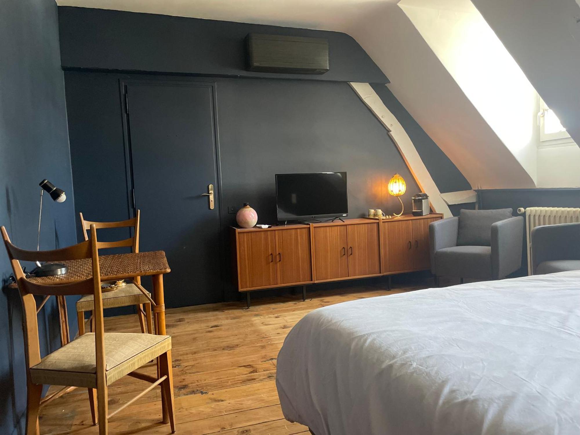 La Maison Aux Murs Anciens Et Ses Chambres Tarbes Eksteriør billede